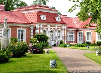 Дворец Монплезир в Петергофе